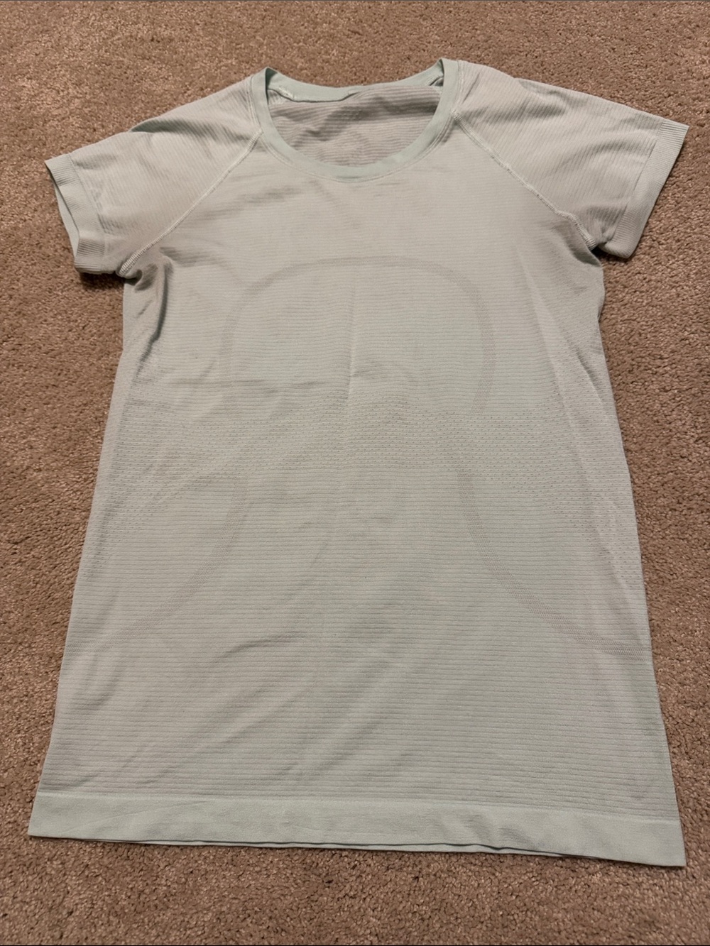 Lululemon Swiftly Tech Size 6 Top - Light Mint